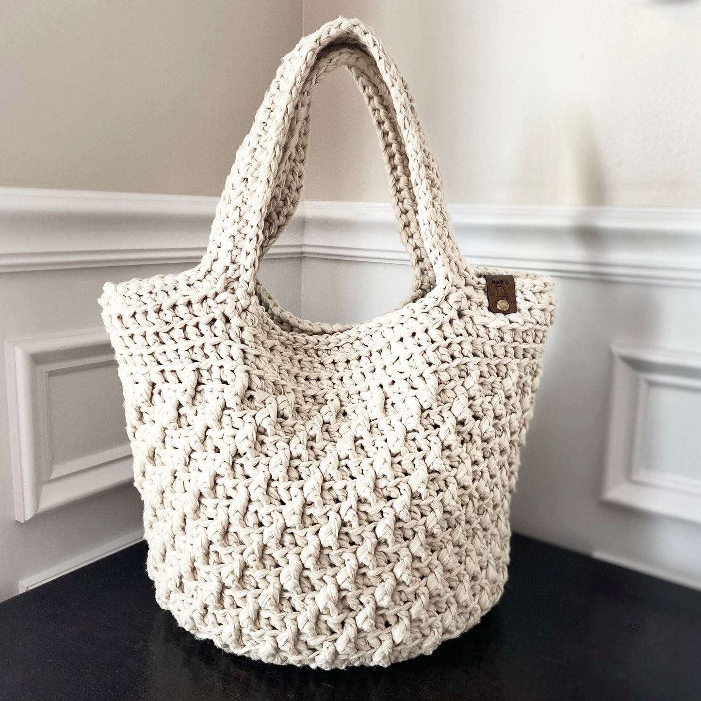 Fashionable Chunky Tote Bag Crochet Pattern