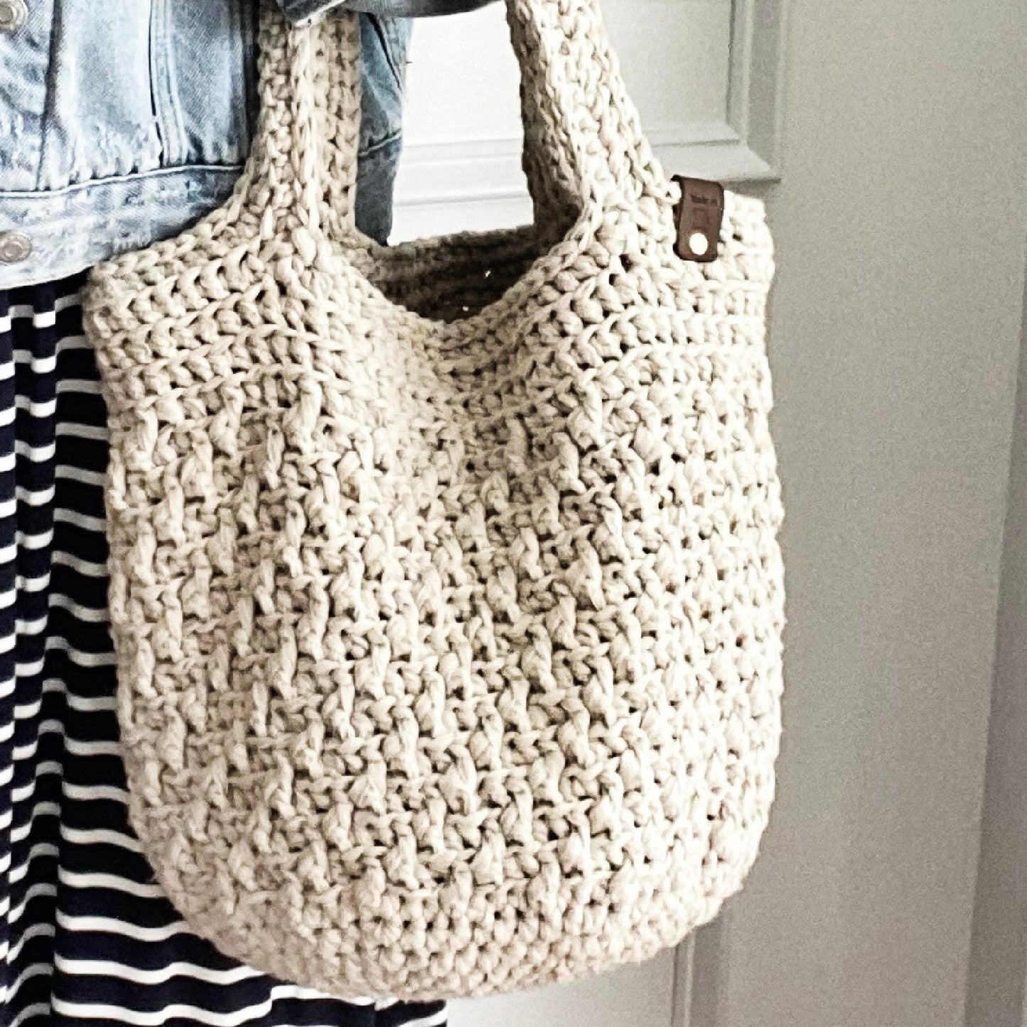 Fashionable Chunky Tote Bag Crochet Pattern